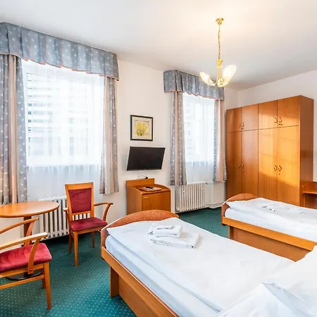 Complex Curie Hotel 3*