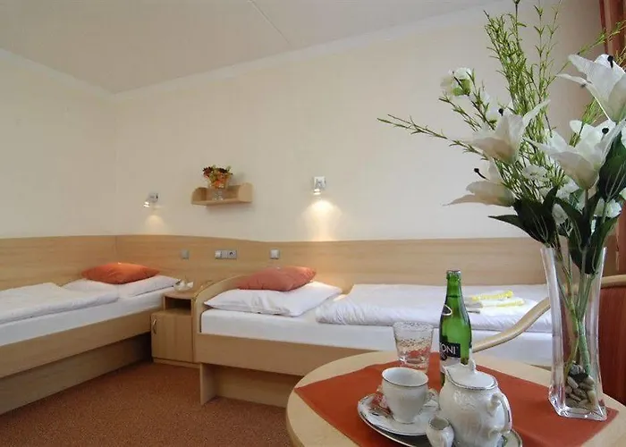 Complex Curie Hotell